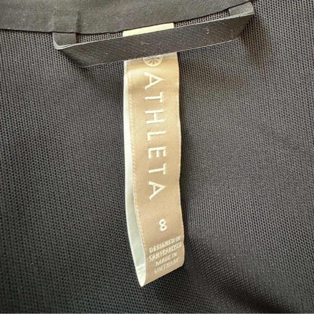 ATHLETA Interstellar Blazer Snap Closure Zip Pockets sleek design Size 8 - Picture 9 of 10